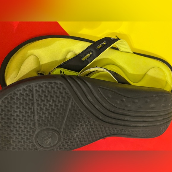 Adidas memory foam comfy flip flops - black with green/yellow - Picture 4 of 5